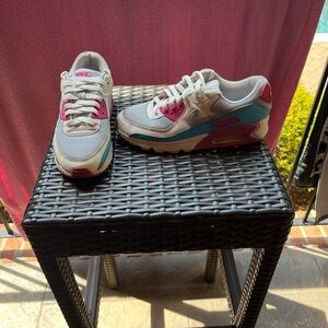 Women’s Nike AirMax 90’s, size 7.5